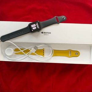 SERIES 3 APPLE SMART WATCH